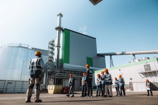 Grupa Saica uruchamia elektrownię na biomasę w Champblain-Laveyron: kluczowy krok w transformacji energetycznej zakladu.